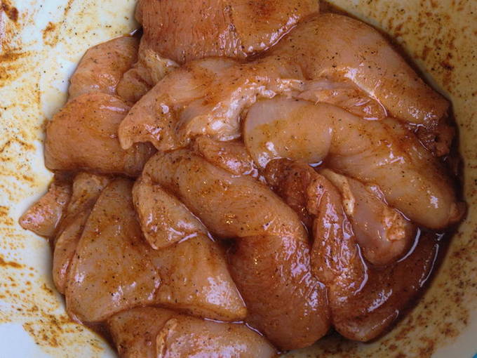 Куриные грудки в духовке в сливочном соусе