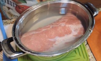 Сочная свинина запеченная в фольге в духовке - 9 самых простых и вкусных рецептов с фото пошагово