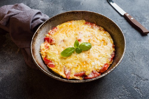 Омлет из яиц и молока — 24 рецепта на сковороде и в духовке