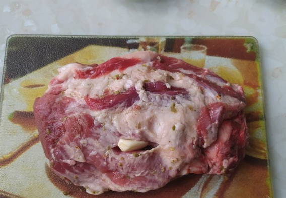 Сочная свинина запеченная в фольге в духовке