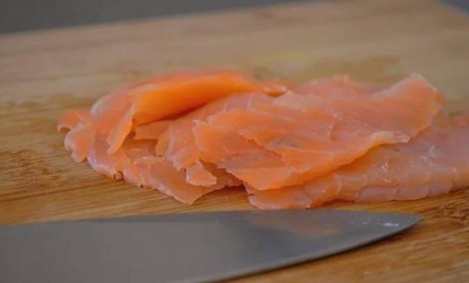 Рулет из лаваша с красной рыбой – 10 пошаговых рецептов
