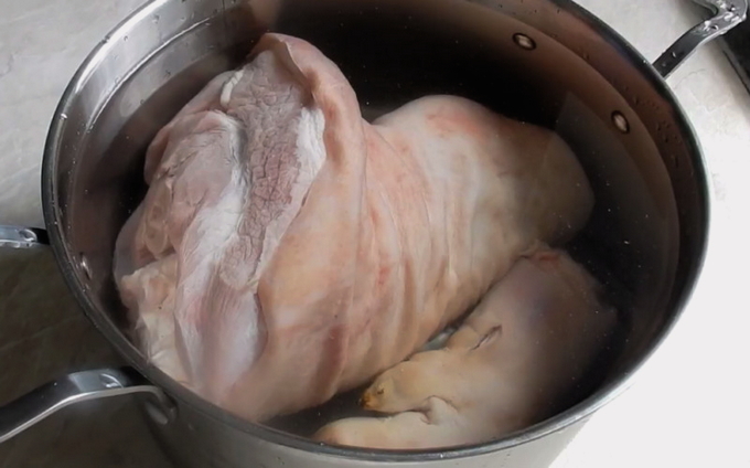 Как сварить холодец из свиных ножек и рульки — 7 вкусных рецептов