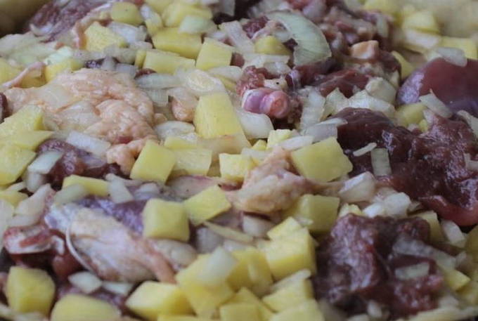 Сочная и мягкая утка с картошкой в духовке — 8 вкусных рецептов