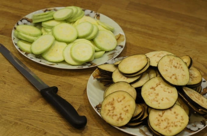 Баклажаны рецепты приготовления на сковороде с чесноком и помидорами и сыром
