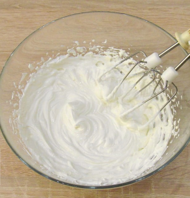 12 интересных рецептов сметанного крема для торта