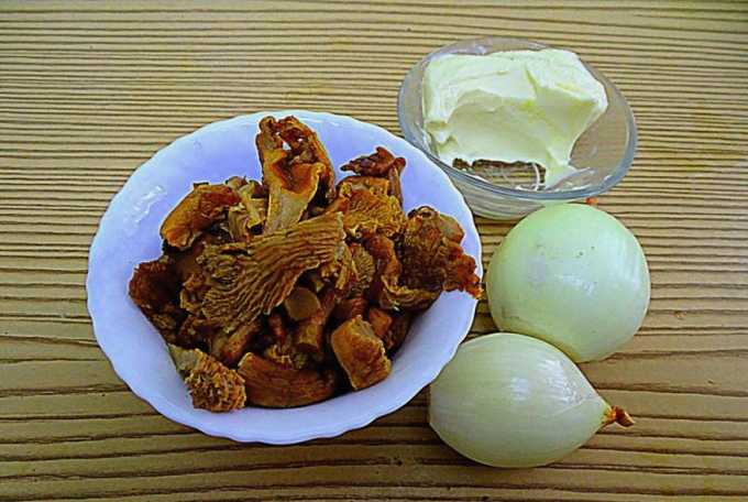 Жареная картошка с грибами – 10 пошаговых рецептов приготовления на сковороде