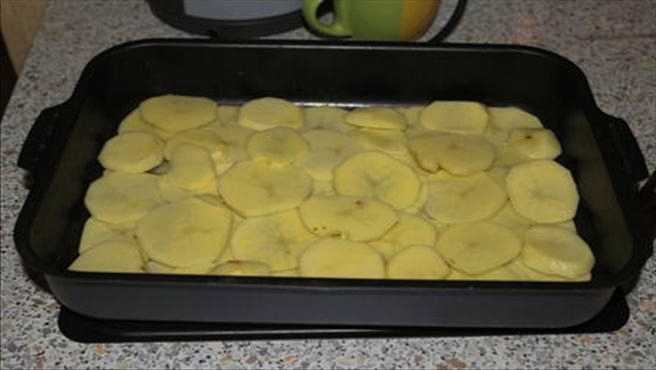 Особенности приготовления картошки запеченной с фаршем в духовке