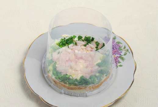 Классический салат Мимоза с рыбными консервами