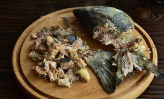Уха из горбуши – рецепт приготовления супа из красной рыбы в домашних условиях