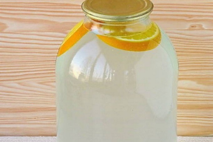 Березовый сок в 3 литровых банках рецепт. Березовый сок в 3-х литровых банках. Березовый сок с апельсином консервация. Березовый сок в 3 литровой банке. Законсервировать березовый сок с апельсином.