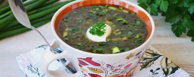 Вкуснейший щавелевый суп с яйцом и тушенкой - очень простой рецепт с пошаговыми фото