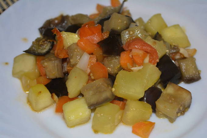 Овощное рагу с баклажанами и кабачками
