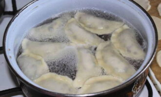 Вареники с черникой (паровые), пошаговый рецепт на 108 ккал, фото, ингредиенты - Виктория Головашевич
