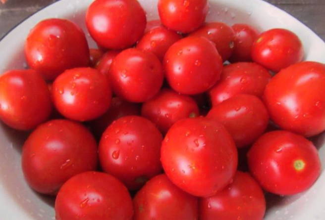 Маринованные помидоры на зиму:.....Любимое всей России блюдо на вашем столе