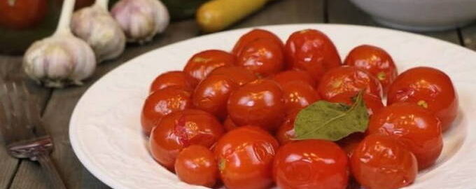Как засолить помидоры в ведре: рецепты на зиму