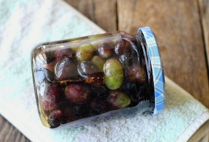 Маринованный виноград на зиму - 5 рецептов без стерилизации с пошаговымифото