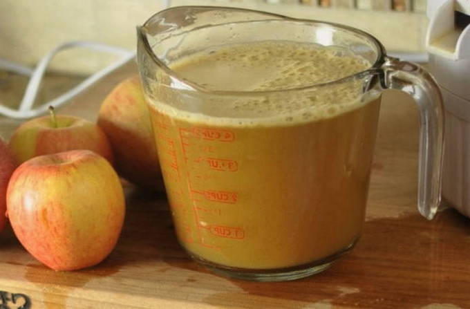 Рецепт №2: Сок из свежих абрикосов с добавлением лимона