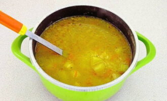 Рыбный суп из консервов с картошкой и вермишелью