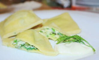 Сочные равиоли с сыром по итальянскому рецепту готовы. Можно подавать к столу!