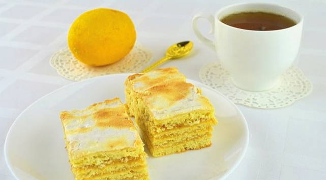 Как приготовить Слоеный пирог с малиной и лимонным чизкейком рецепт пошагово