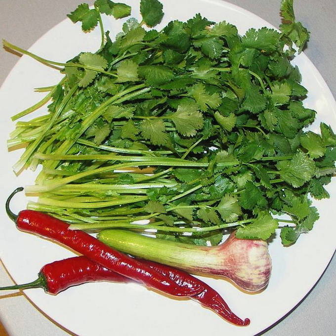 Теплый салат с баклажанами — 5 пошаговых рецептов приготовления