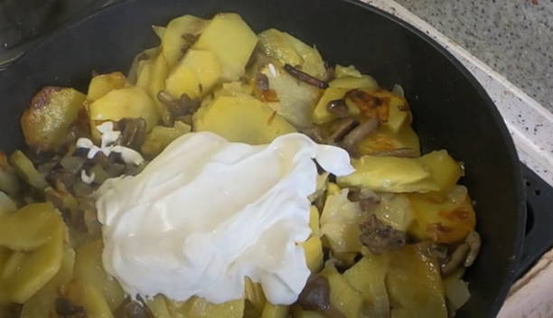 Жареная картошка с опятами — 5 пошаговых рецептов