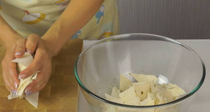 Чипсы из лаваша — 7 пошаговых рецептов приготовления