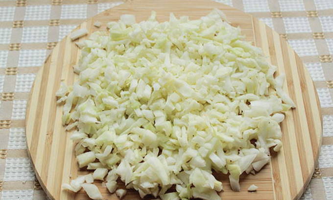 Тушеная капуста на сковороде — 10 пошаговых рецептов приготовления