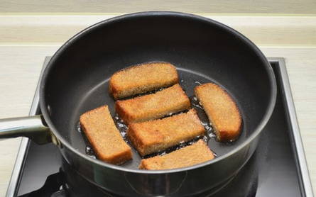 Гренки с чесноком — 8 рецептов гренок из черного хлеба