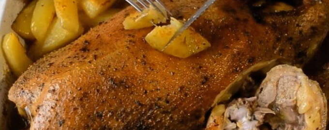 Как вкусно запечь гуся в духовке рецепт с фото пошагово с яблоками рецепт