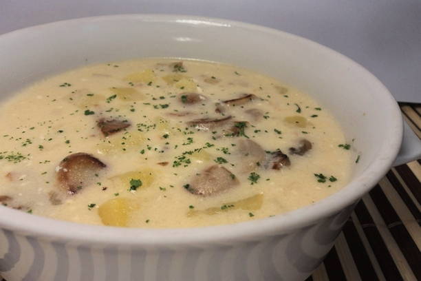 Картофельный суп с шампиньонами