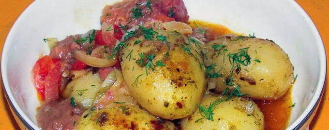 Тушеная картошка с соусом песто