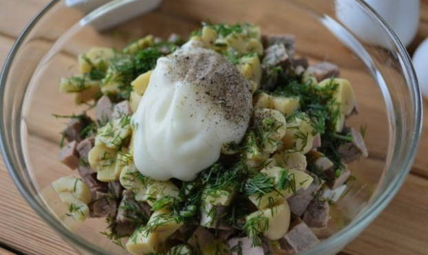 Салат с говяжьим языком — 10 самых вкусных рецептов