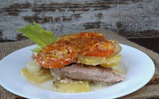 Мясо по-французски в духовке – 10 вкусных рецептов приготовления