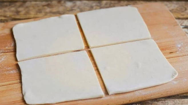 Дрожжевое слоеное тесто сколько выпекать и при какой температуре и слоеное тесто слоеное тесто