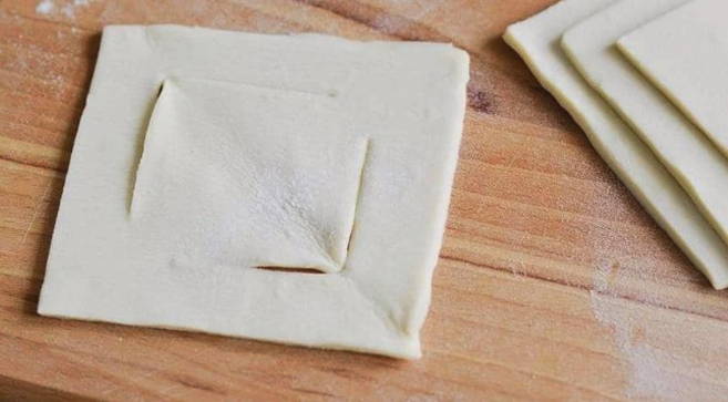 Дрожжевое слоеное тесто сколько выпекать и при какой температуре и слоеное тесто слоеное тесто