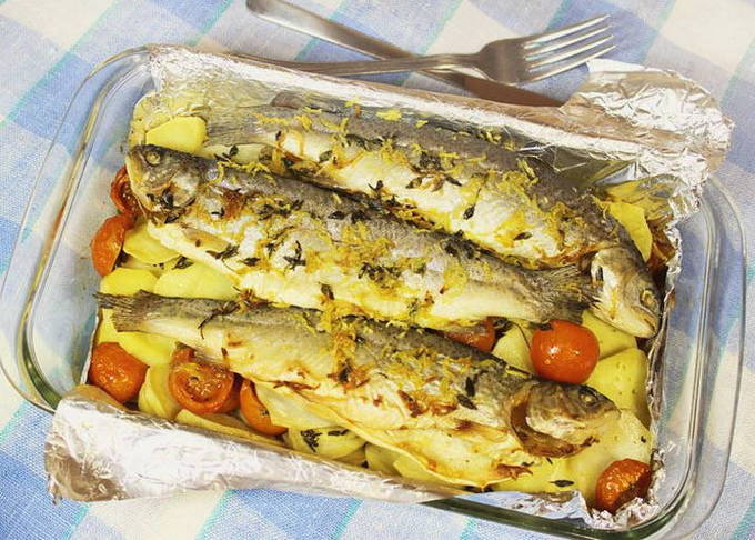 Рыба с картофелем, запеченная в фольге