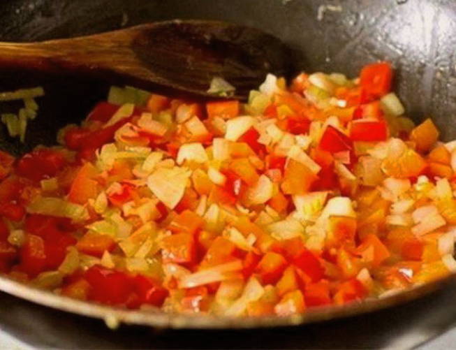 Форель на сковороде – 10 вкусных рецептов приготовления