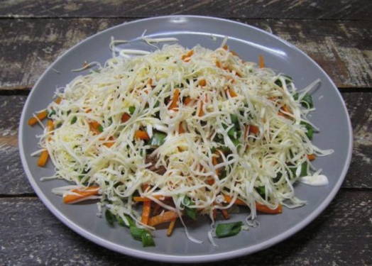 Салат с корейской морковью – 10 пошаговых рецептов