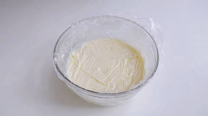 Крем из 10 процентных сливок. Как загустить крем. Как загустить крем для торта из сливок. Как сделать так чтобы крем загустел. Крем из 20 процентных сливок