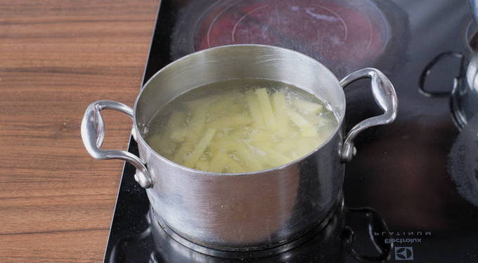 Холодный борщ — 10 рецептов приготовления из свеклы