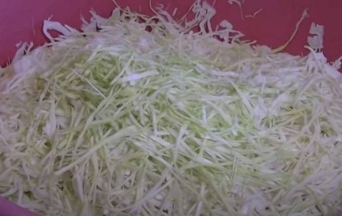 Салат из капусты на зиму — 10 вкусных рецептов