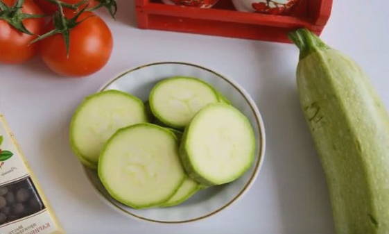 Салат из помидоров на зиму