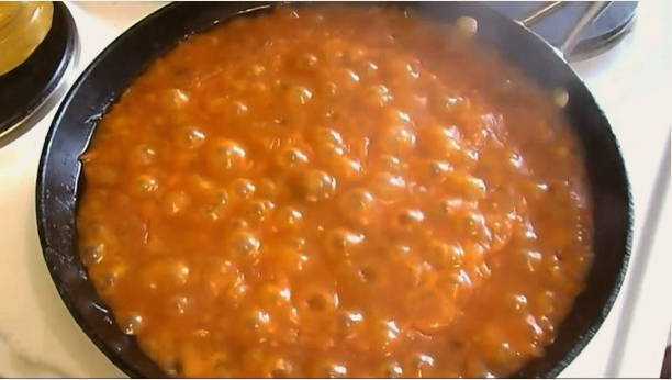 Тефтели в томатно-сметанном соусе в духовке