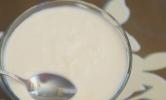 Нежный йогурт из молока в домашних условиях готов. Можно пробовать!