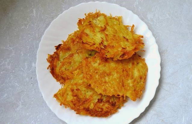 Картофельные драники без яиц — 6 рецептов на сковороде