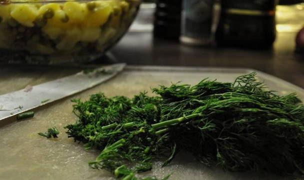 Салат с маринованными грибами — 10 вкусных рецептов
