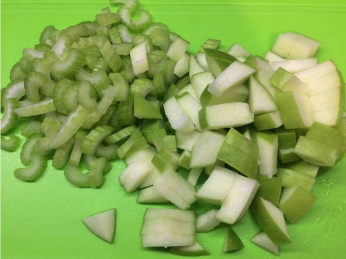 Салаты с яблоком – 10 вкусных рецептов