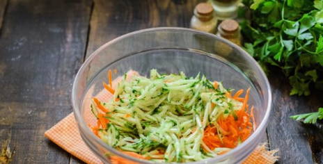 Салат с яблоком и морковью — 10 вкусных рецептов