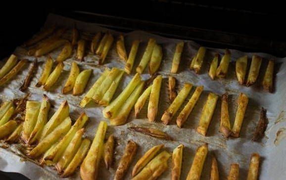 Картошка фри в духовке — 8 быстрых рецептов